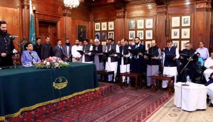 Governor Baligh taking oath from new punjab cabinet