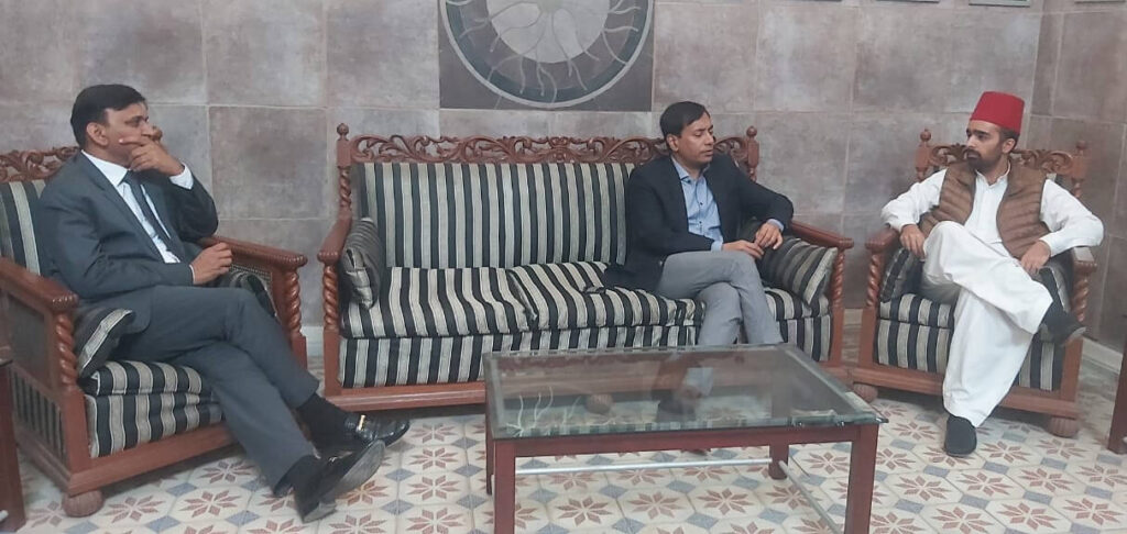 Commissioner Bahawalpur Division & Principal Sadiq Public School hold meetings with Prince Bahawal Khan Abbasi