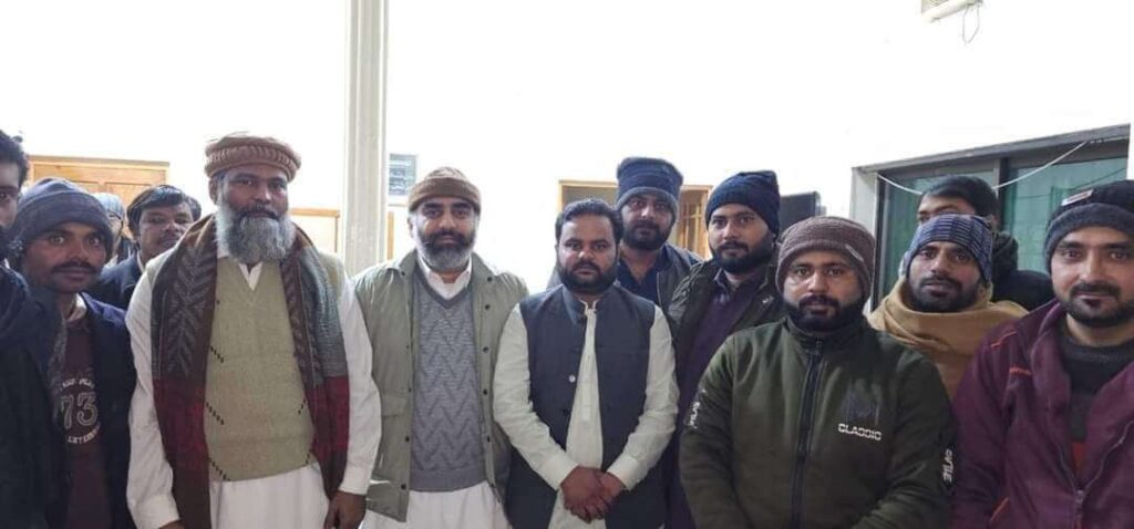 EX-PMLN Councillor Amjad Ghauri joins hands with Independent candidates NA 166 and PP249