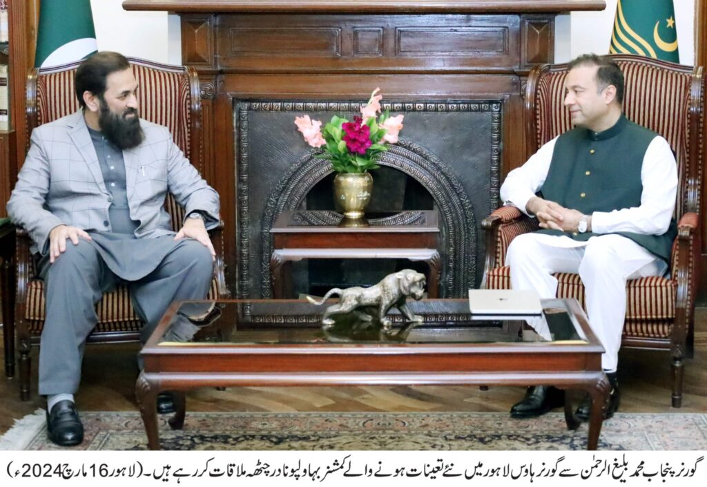 Newly appointed Commissioner Bahawalpur Nadar Chattha meets Governor Punjab Engineer BaleeghurRehman