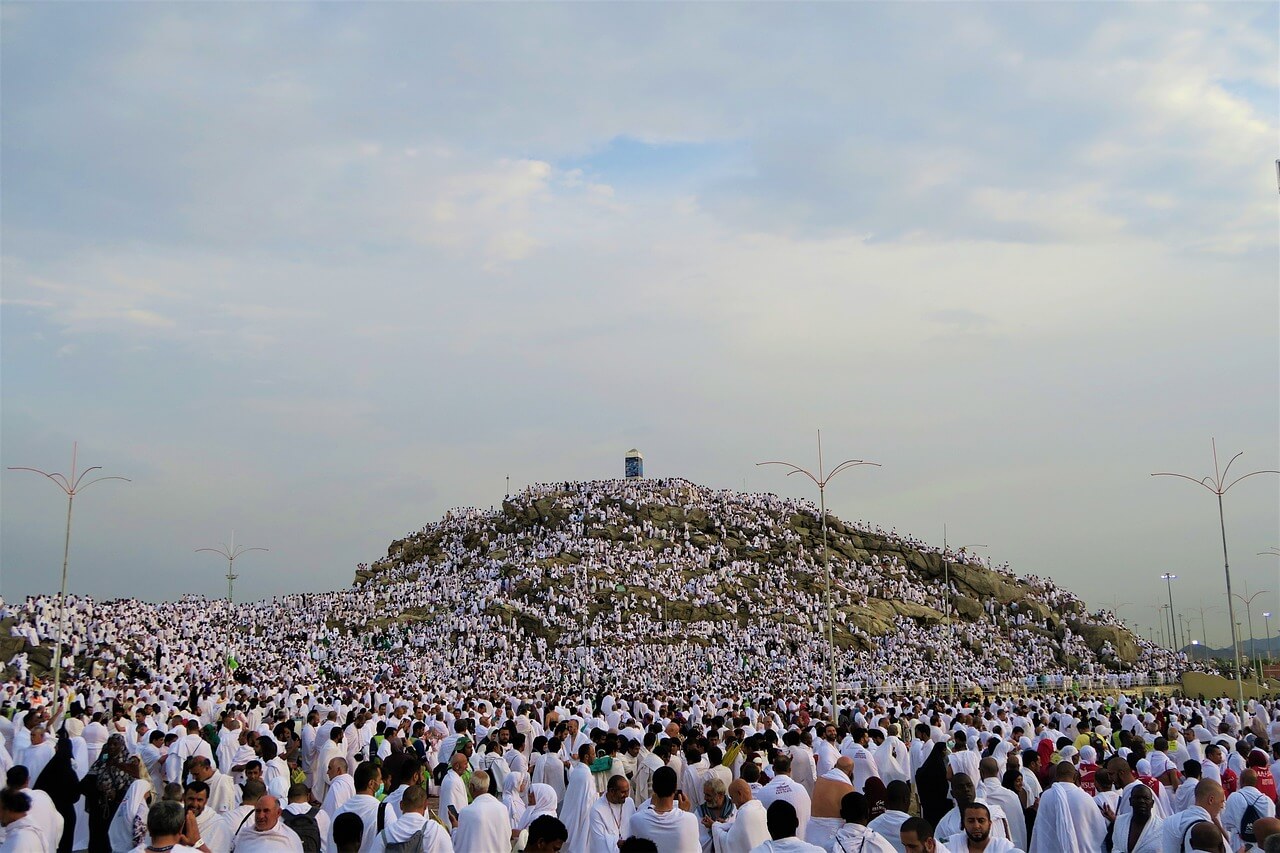 Pakistani woman gives birth to a son in Arafat