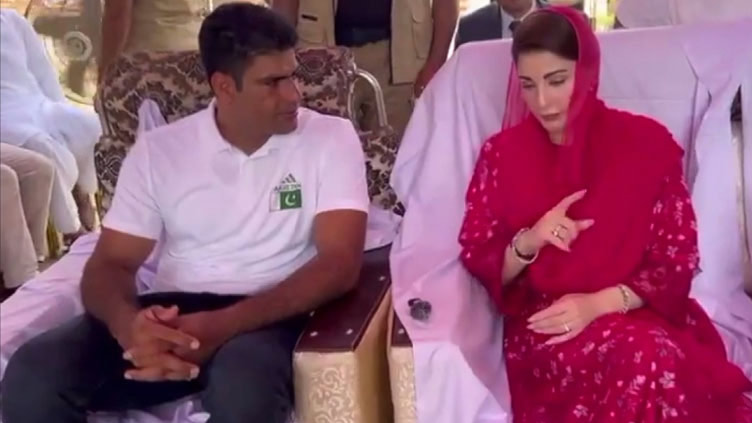 CM Maryam Nawaz visits Arshad Nadeem in Mian Channu, awards Rs100m and car