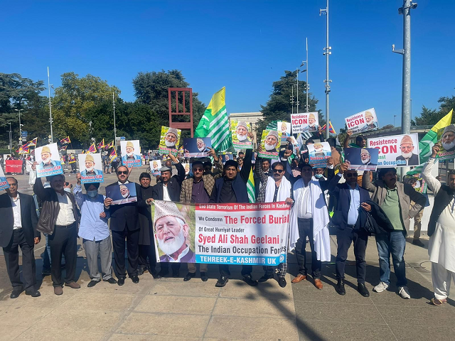 Kashmiris Demo Against India