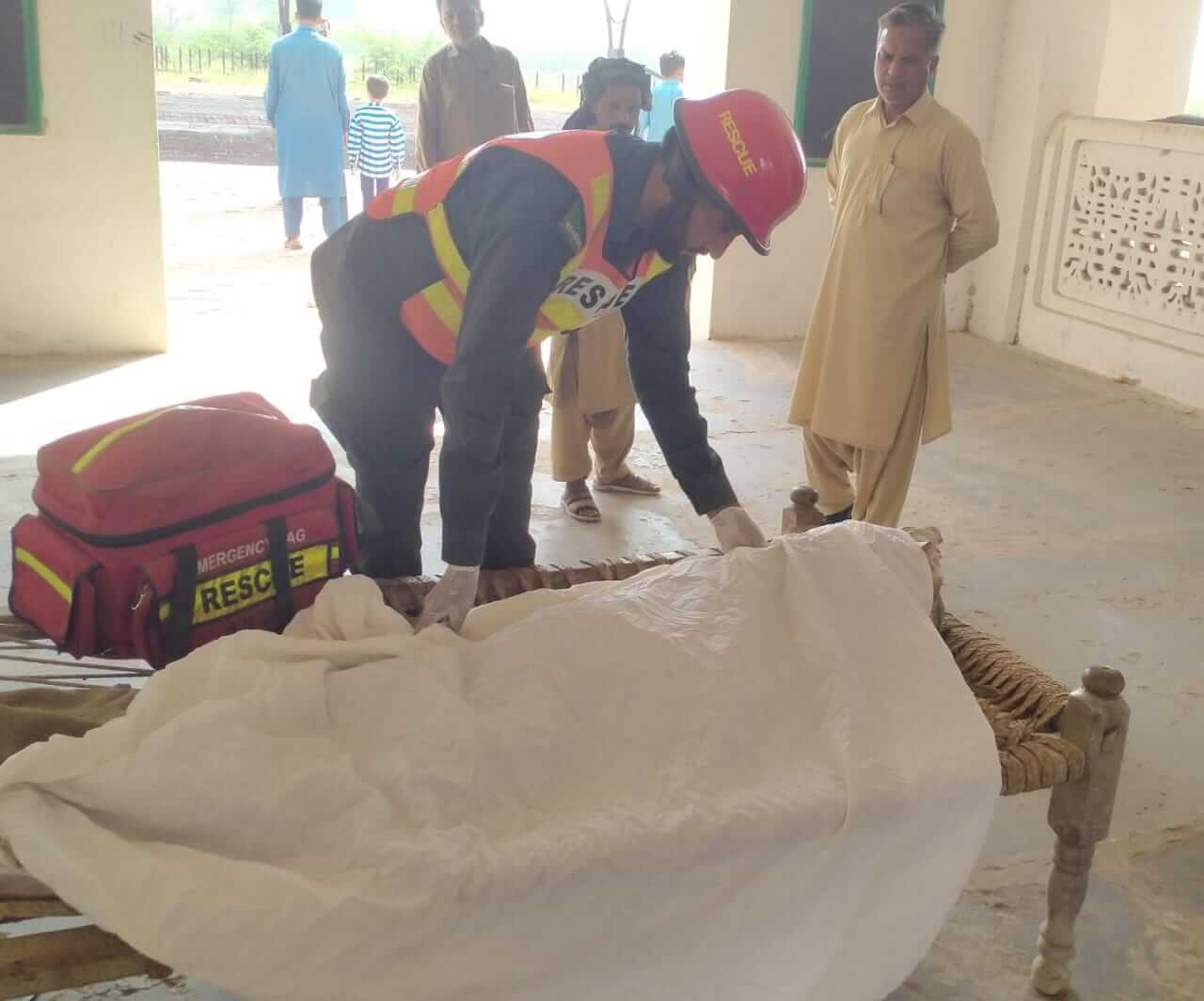 Lodhran resident Abdul aziz dead body at Chanigoth Railway Station