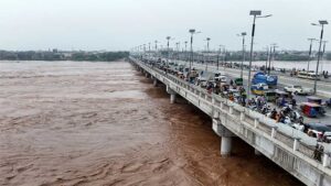 India releases 8 lac cusecs water in chenab river
