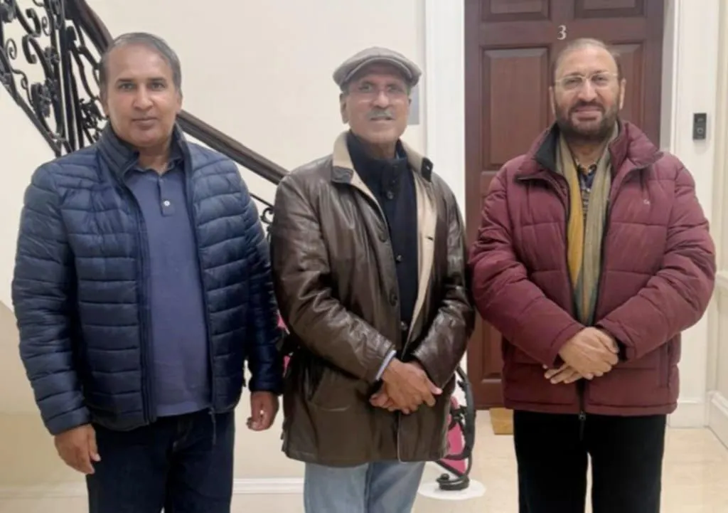 PPP Bahawalpur leader Hafiz Hussain Ahmed Madni meets former Governor Punjab Makhdoom Ahmed Mehmood in Lahore