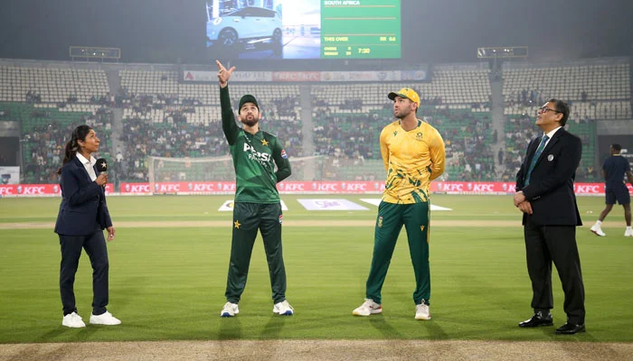 Pakistan defeated South Africa in the third T20 match and won the series 1–2.