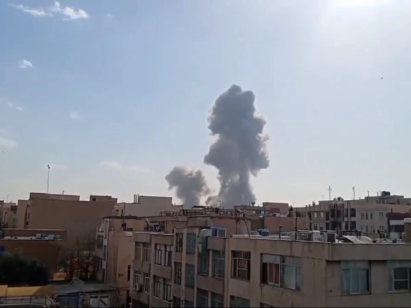 Iran fires waves of missiles to target US bases, Israel in retaliation