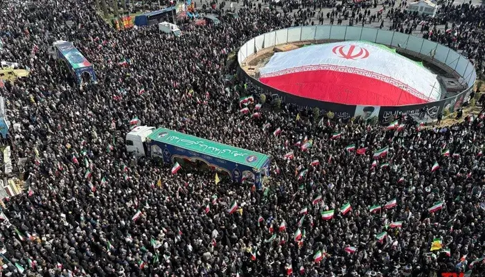 "Funeral prayer held for Iran's security chief Ali Larijani, who was martyred in an Israeli attack, attended by thousands of people"