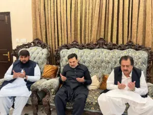 Tariq Bashir Cheema Offers Condolences to Adnan Fareed and Burhan Fareed on the Passing of His Uncle Qazi Ismatullah, Offers Fateha