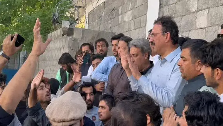 "PTI Khyber Pakhtunkhwa President Junaid Akbar expelled from the province"