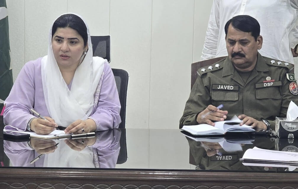 Deputy Commissioner Chairs Meeting of Tehsil Peace Committee and License Holders; Assistant Commissioner Ms. Iqra Nasir and DSP Muhammad Javed Akhtar Also Attend